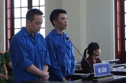Buôn hàng cấm 'lãi' án tù