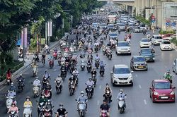 Hà Nội dự chi hơn 1.000 tỷ đồng hỗ trợ người dân chuyển đổi sang xe điện