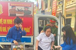Phú Thọ tiếp sức thí sinh khuyết tật, gãy chân thi tốt nghiệp THPT