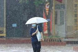Phụ huynh, sĩ tử lưu ý mưa dông