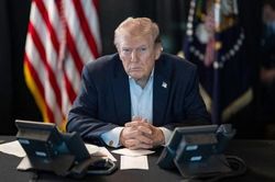 Tổng thống Trump: Quân đội Mỹ đang thực hiện 'nhiệm vụ bí mật' ở eo biển Hormuz