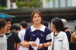 Hơn 1,2 triệu sĩ tử thi môn thứ hai: Đề Toán có khó không?