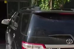 Xử lý tài xế xe biển xanh đỗ xe nơi có biển cấm