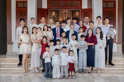 Vợ chồng ở Nghệ An sinh 10 người con, 4 con gái lấy chồng chung xóm
