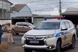 Công an dùng xe đặc chủng đưa thí sinh quên giấy tờ vượt 40km đi thi tốt nghiệp