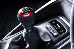 Toyota muốn xe điện lái như xe số sàn, nhả côn sai bị giật cục, chết máy