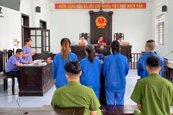 Bốn bị cáo lãnh 450 tháng tù tội 'rửa tiền' bằng thủ đoạn lừa cài đặt ứng dụng giả mạo eTax Mobile