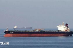Các công ty giao dịch dầu khí 'bội thu' khi eo biển Hormuz bị phong tỏa