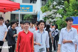 Thi nghiệp THPT 2026: 27 thí sinh bị đình chỉ trong ngày thi đầu tiên