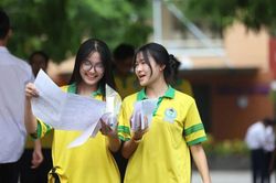 Kết thúc ngày thi đầu tiên: Đề Văn được khen hay, đề Toán tăng độ phân hóa