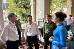Lãnh đạo TP Hồ Chí Minh kiểm tra, động viên thí sinh thi tốt nghiệp THPT