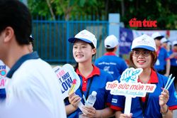 TP Hồ Chí Minh: Hơn 6.000 tình nguyện viên 'tiếp lửa' sĩ tử tham dự kỳ thi tốt nghiệp THPT