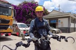 Trung Quốc tăng cường ứng dụng robot trong vận hành lưới điện