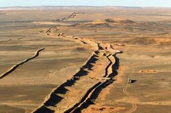 Bức tường Morocco: Hệ thống phòng thủ kéo dài hàng nghìn km giữa sa mạc