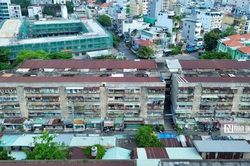 Bên trong chung cư nổi tiếng ở Tp.HCM xuống cấp nghiêm trọng, chờ ngày tháo dỡ