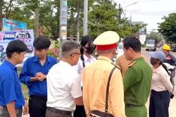 Đi nhầm điểm thi cách gần 30km, thí sinh được CSGT đưa đến phòng thi kịp giờ