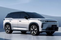 SUV hạng C công suất 204 mã lực, giá hơn 430 triệu đồng