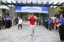 Thi tốt nghiệp THPT 2026: Kết thúc môn Toán, sĩ tử 'thở phào'