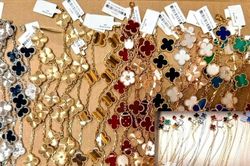 Hai doanh nghiệp vàng, trang sức sản xuất, tiêu thụ sản phẩm giả mạo nhãn hiệu Chanel, Louis Vuitton