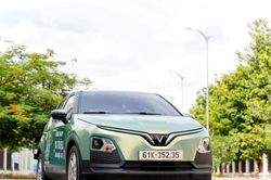 Tài xế dịch vụ chạy xe điện tiết kiệm từ chi phí bảo dưỡng tới chi phí sạc