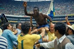 10 huyền thoại World Cup vĩ đại nhất: Pele, Maradona hay Ronaldo đứng đầu?