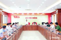 Chủ nhiệm Ủy ban Kiểm tra Thành ủy Trần Trung Nhân làm việc với Ban Thường vụ Đảng ủy xã Phú Riềng