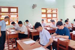 Gia Lai: 1 thí sinh vi phạm quy chế do mang điện thoại vào phòng thi