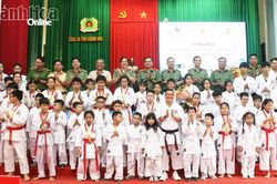 Công an tỉnh Khánh Hòa khai mạc lớp dạy võ thuật Karatedo ứng dụng năm 2026 cho thanh thiếu nhi