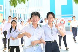 Ngày đầu tiên Kỳ thi tốt nghiệp THPT năm 2026: Đề thi có tính phân hóa