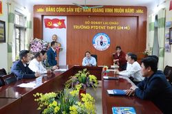 Đồng chí Tống Thanh Hải - Phó Chủ tịch Thường trực UBND tỉnh kiểm tra công tác coi thi tốt nghiệp THPT năm 2026 tại xã Sìn Hồ