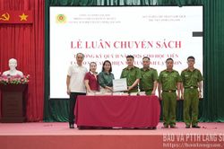 Thư viện tỉnh luân chuyển sách cho Cơ sở cai nghiện ma túy tỉnh