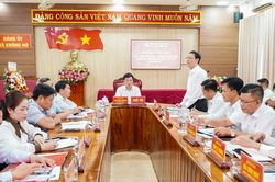 X&acirc;y dựng &ETH;ảng bộ trong sạch, vững mạnh, tạo nền tảng ph&aacute;t triển to&agrave;n diện