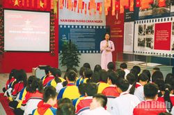 Chung tay bảo vệ trẻ em trên môi trường số