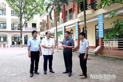 Ban Chỉ đạo Kỳ thi tốt nghiệp THPT năm 2026 tỉnh Ninh Bình kiểm tra công tác coi thi