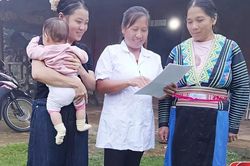 Quan tâm chăm sóc sức khỏe người cao tuổi