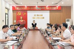 Phó Trưởng đoàn ĐBQH chuyên trách Lý Thị Lan làm việc tại xã Xuân Vân và Tân Long