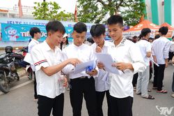 Thí sinh hoàn thành ngày thi đầu tiên Kỳ thi tốt nghiệp THPT năm 2026