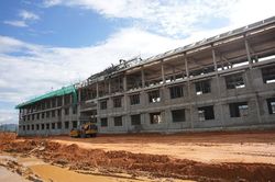 Ra qu&acirc;n thực hiện chiến dịch '60 ng&agrave;y đ&ecirc;m' hỗ trợ x&acirc;y dựng Trường li&ecirc;n cấp A Lưới 4