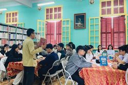 Học sử tại thư viện: Từ 'ghi nhớ' sang 'giải mã'