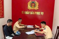 Nghệ An: Xử lý thanh niên điều khiển mô tô buông hai tay, đánh võng trên quốc lộ 1A