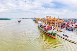 Hai cảng biển Việt Nam vào top đầu thế giới, vượt nhiều 'ông lớn' hàng hải