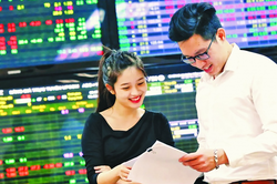 Ngân hàng tăng tốc cuộc đua thu xếp vốn