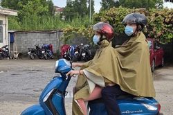 Cần Thơ: Thí sinh 'đội mưa' đến điểm thi sớm