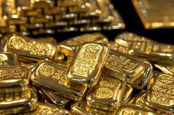 Giá vàng rơi tự do, liệu có giảm về 100 triệu đồng/lượng?