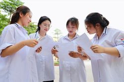 Hơn 1,2 triệu thí sinh hoàn thành ngày thi đầu tiên