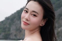 Phương Oanh gây chú ý