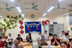 Mở cửa trường học tiếp sức mùa thi