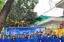 Tuổi trẻ xã Thanh Oai tiếp sức thí sinh thi tốt nghiệp THPT