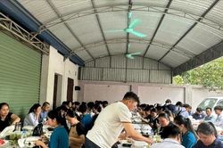 Xã Trung Giã: Hơn 600 suất 'cơm 0 đồng' phục vụ phụ huynh và sĩ tử