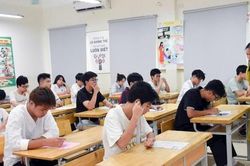 Ngày đầu kỳ thi tốt nghiệp THPT năm 2026: Đồng hành cùng thí sinh, đề ngữ văn gây ấn tượng